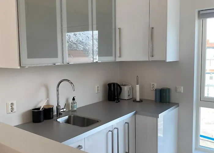 North Estate Nt7b Ap4 *